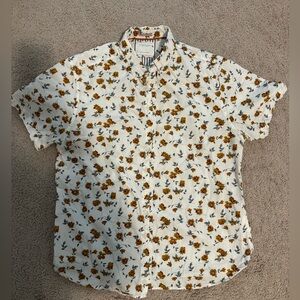 Men’s fit dress shirt